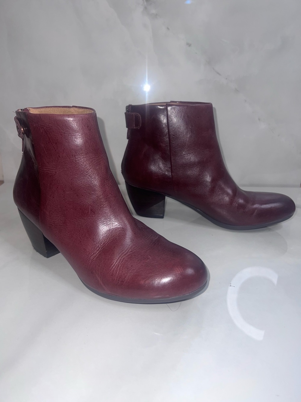 Comforting Women's Burgundy Leather Ankle Boots
